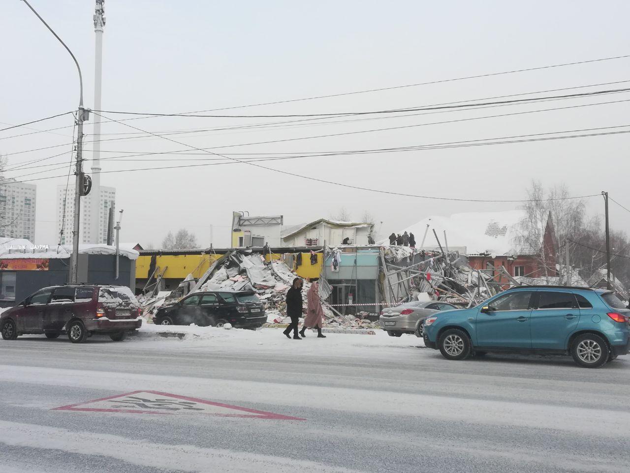 Фото Опубликованы новые кадры с места обрушения торгового центра в Новосибирске 16 - Сиб.ФМ Фото Опубликованы новые кадры с места обрушения торгового центра в Новосибирске 16